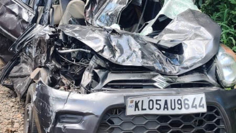 തൃക്കളത്തൂരിൽ കെ.എസ്.ആർ.ടി.സി ബസും കാറും കൂട്ടിയിടിച്ച് കാർ യാത്രികരായ ഒരാൾ മരിച്ചു.