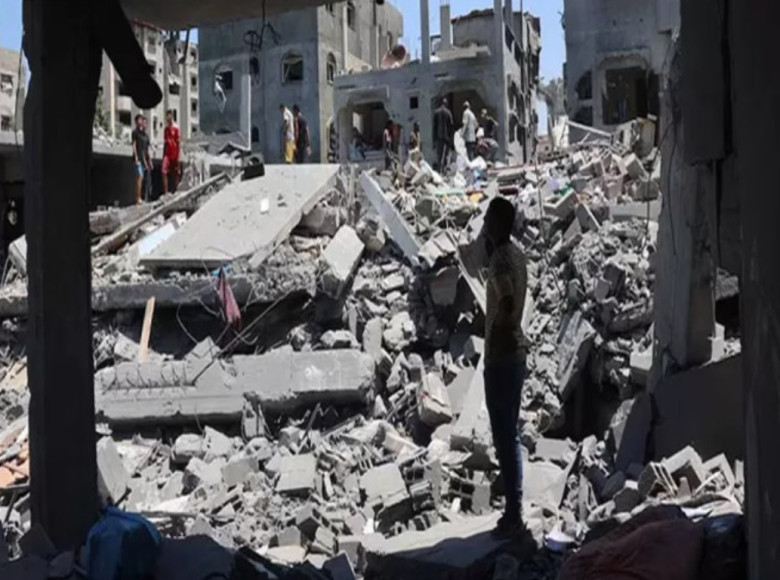 ഗാസയിൽ കനത്ത ആക്രമണം ; 54 പേർ കൊല്ലപ്പെട്ടു , വെള്ളമില്ലാതെ പ്രതിസന്ധിയിലായി അഭയാർഥി ക്യാംപുകൾ