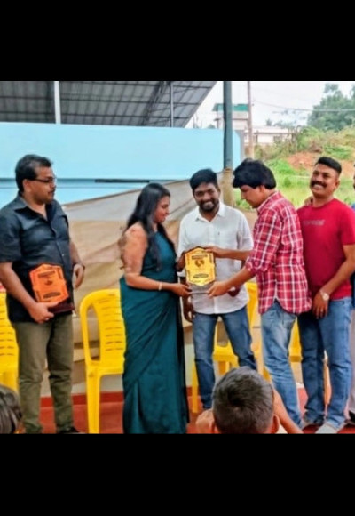 മീരാസ് ഡിജിറ്റൽ പബ്ലിക് ലൈബ്രറി സംഘടിപ്പിച്ച അനുഭൂതികളുടെ ഗാനസന്ധ്യയിൽ വയലാർ അനുസ്മരണം