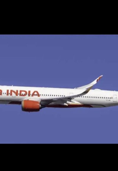 പശ്ചിമേഷ്യൻ സംഘര്‍ഷം കനത്ത രീതിയില്‍ ബാധിച്ചു ; വിമാന ടിക്കറ്റ് നിരക്ക് ഉയര്‍ന്നേക്കുമെന്ന് റിപ്പോര്‍ട്ട്