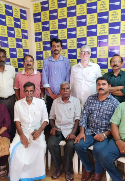 പ്രവർത്തകരോഷത്തിൽ ആം ആദ്മി പാർട്ടി ജില്ലാ നേതൃത്വം നിലംപൊത്തി ; കൂട്ടരാജി സമർപ്പിച്ചു