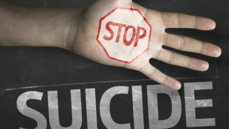 യുവാവ് കിടപ്പുമുറിയിൽ തൂങ്ങിമരിച്ച നിലയിൽ