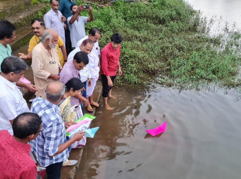 ജലവഞ്ചികൾ ഒഴുക്കി മൂവാറ്റുപുഴയാറിന്റെ വീണ്ടെടുപ്പിന് ഗ്രീൻ പീപ്പിളിൻ്റെ പുതിയ തുടക്കം.