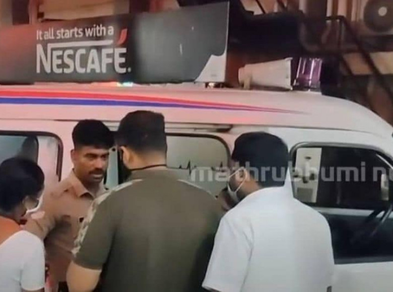 മദ്യം വാങ്ങാന്‍ പണം നല്‍കിയില്ല, തൃശ്ശൂരില്‍ മകന്‍ അമ്മയെ തീകൊളുത്തി