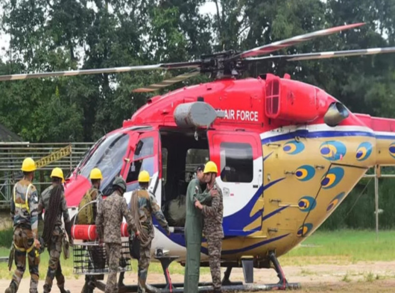 ഓപ്പറേഷൻ സൺറൈസ് വാലി ; തിരച്ചിൽ സംഘവുമായി ഹെലികോപ്റ്റർ പുറപ്പെട്ടു