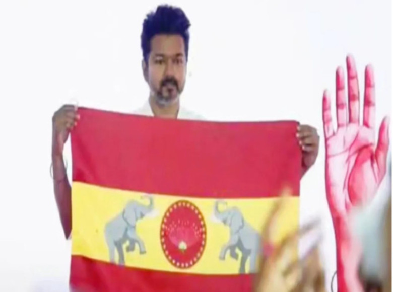 തമിഴക വെട്രി കഴകം പതാക പുറത്തിറക്കി വിജയ്