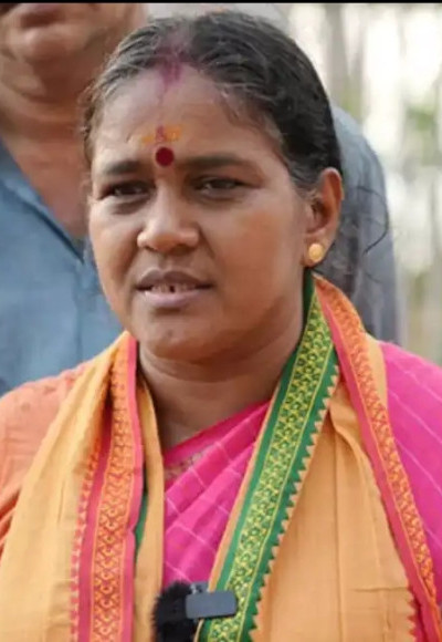 തോന്നിവാസം ചെയ്താ അടിച്ച്‌ പണി ഞാൻ തീര്‍ക്കും ; ബിജെപി പ്രവര്‍ത്തക ബിന്ദുവിനെതിരെ ഭീഷണിയുമായി ശോഭാ സുരേന്ദ്രൻ